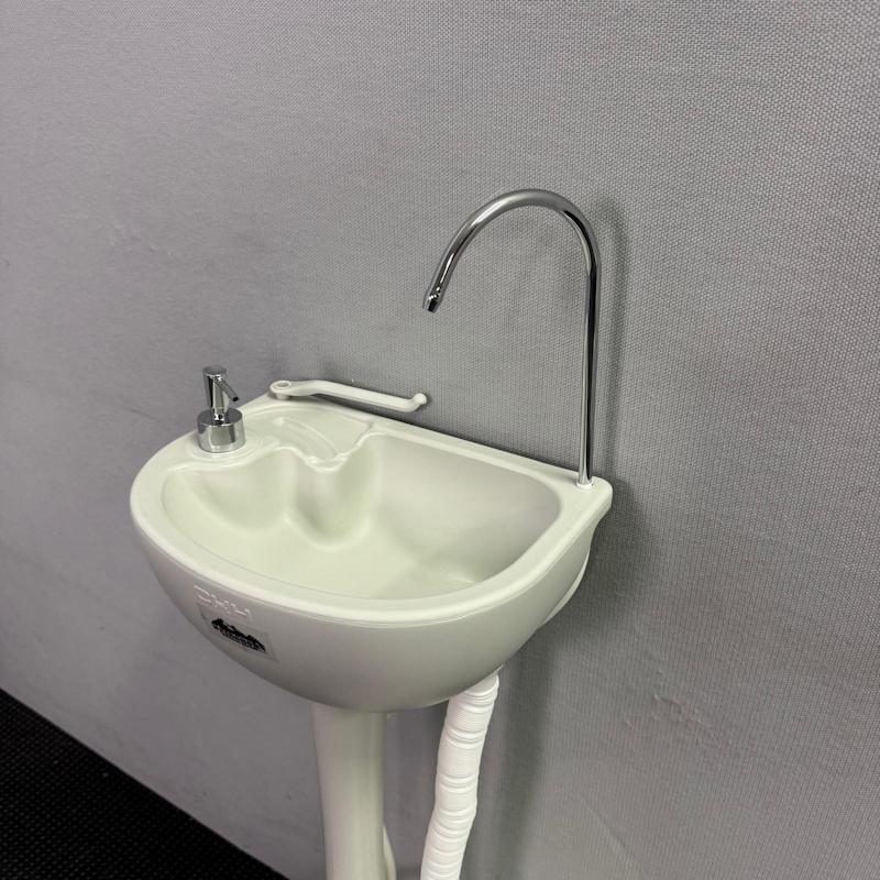 Weisshorn Camping Basin Portable Hand Wash Sink Stand 19L - 1 available - Image 3