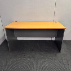 Straight Desk - 1500 x 750 - 1 available