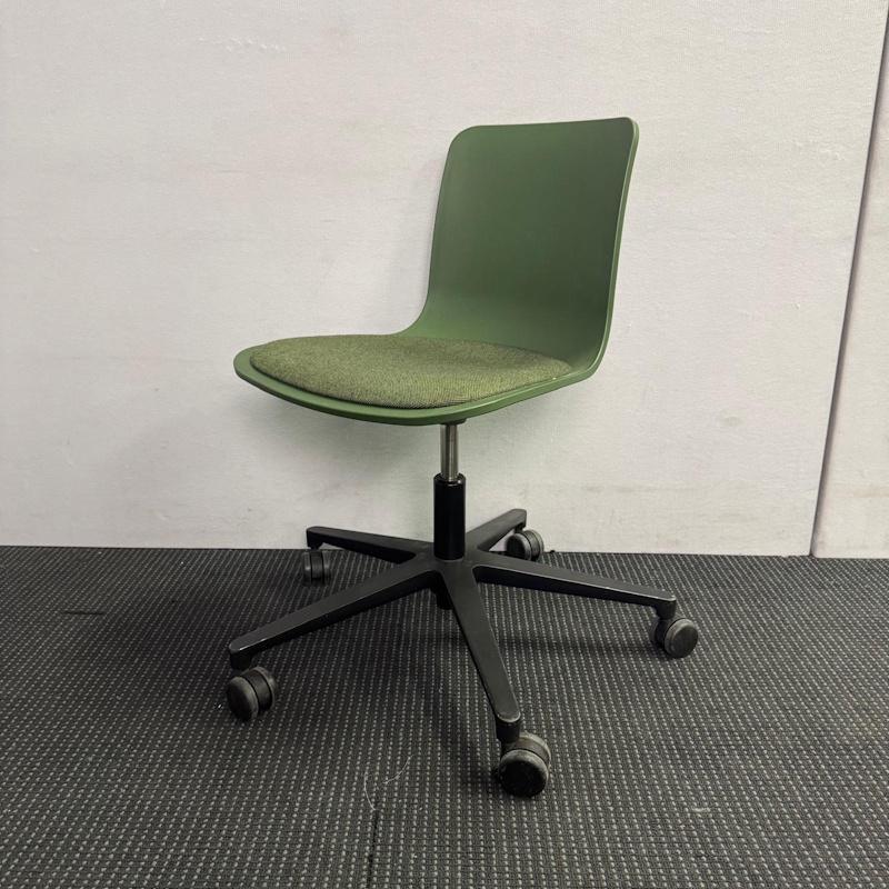 Office Chair HAL Re Studio with Seat Cushion by Vitra - 1 available