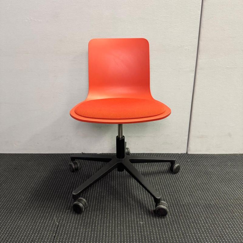 Office Chair HAL Re Studio with Seat Cushion by Vitra - 3 available - Image 3