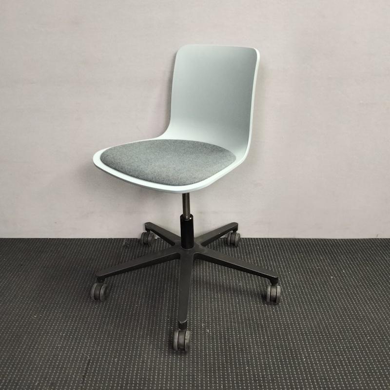 Office Chair HAL Re Studio with Seat Cushion by Vitra - 2 available