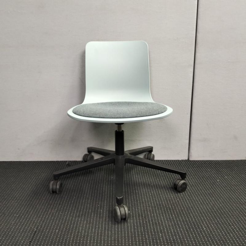 Office Chair HAL Re Studio with Seat Cushion by Vitra - 2 available - Image 3