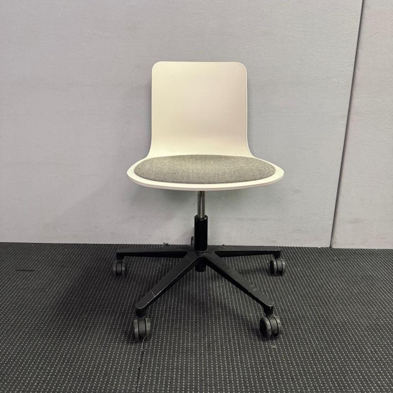 Office Chair HAL Re Studio with Seat Cushion by Vitra - 5 available - Image 2