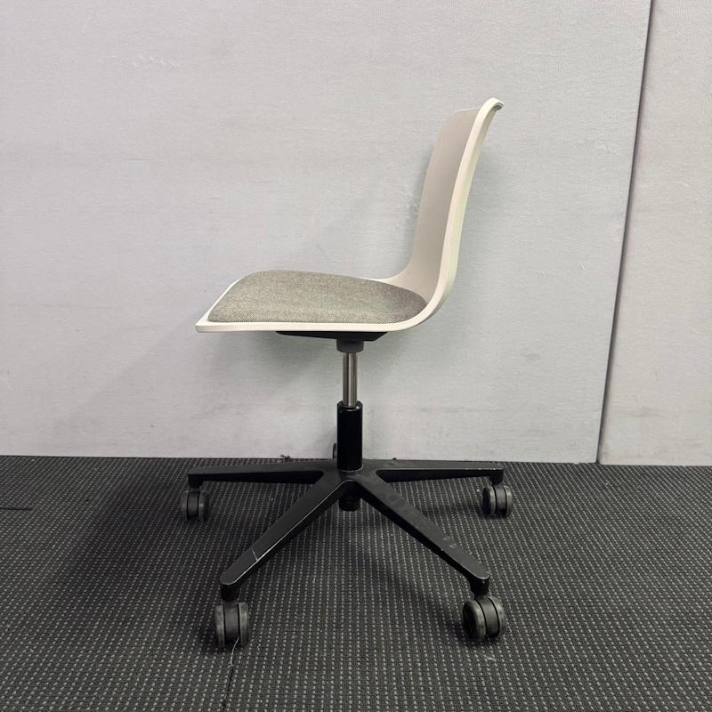 Office Chair HAL Re Studio with Seat Cushion by Vitra - 5 available - Image 3