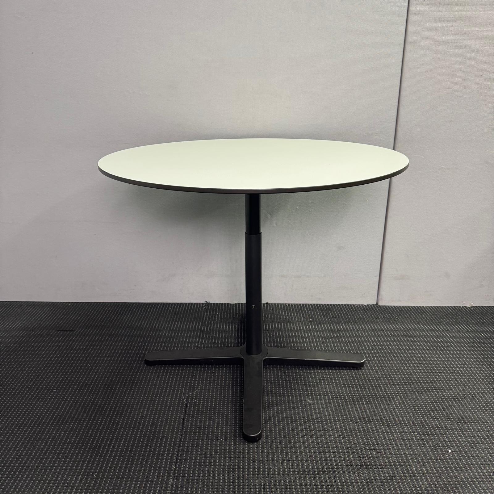 Round Super Fold Table by Vitra - 900D - 1 available