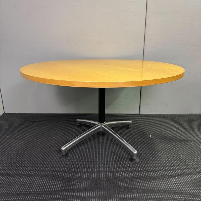 Round Table – 1300mm in Diameter – 1 available