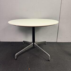 Round Table 1000D with Herman Miller Eames® Universal Base - 1 available