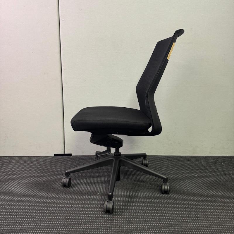 Aveya Mesh Back Office Chair by Bestuhl - 1 available - Image 3