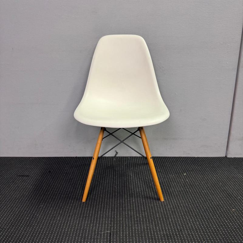 Genuine Herman Miller Eames® Moulded Plastic Side Chair - 249 available - Image 7