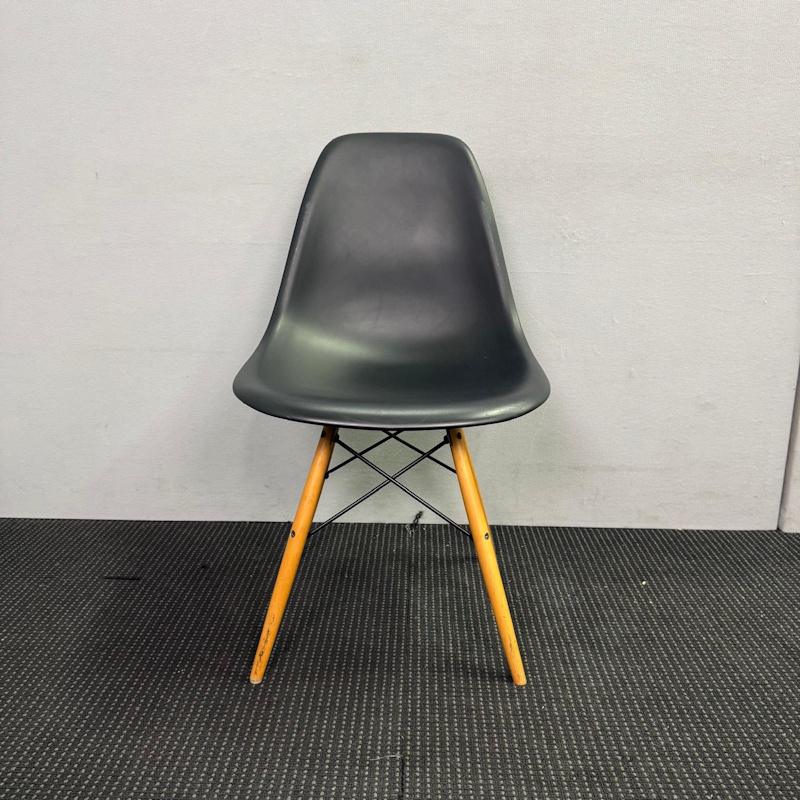 Genuine Herman Miller Eames® Moulded Plastic Side Chair - 249 available - Image 10