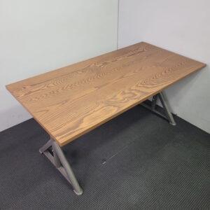 Ikea IDÅSEN Desk- 1600 x 800 - 1 available