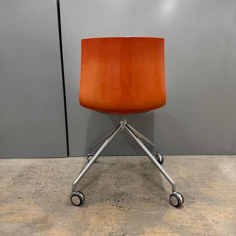 Catifa 46 4 Way Castor & Swivel Chair by Arper - 50 available - Image 9