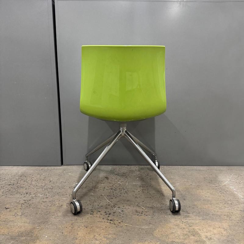 Catifa 46 4 Way Castor & Swivel Chair by Arper - 50 available - Image 6