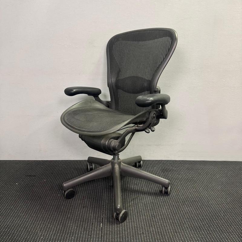 Herman Miller Aeron Office Chair Size B - 2 available - Image 2