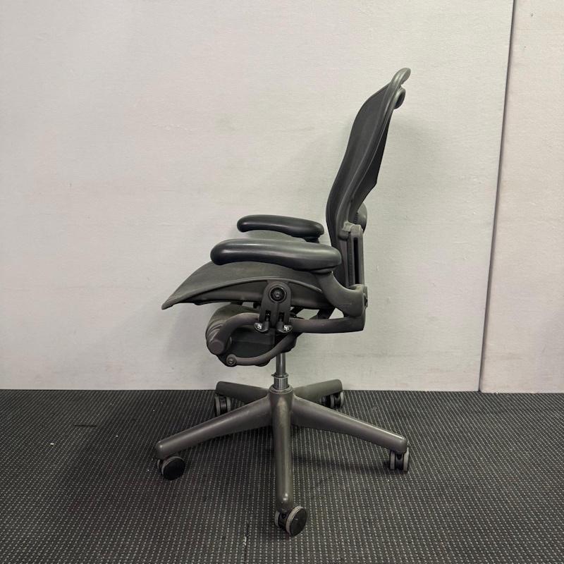 Herman Miller Aeron Office Chair Size B - 2 available - Image 4