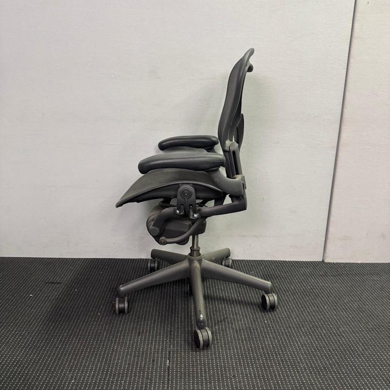 Herman Miller Aeron With PostureFit & Adjustable Arms Size A - 2 available - Image 3