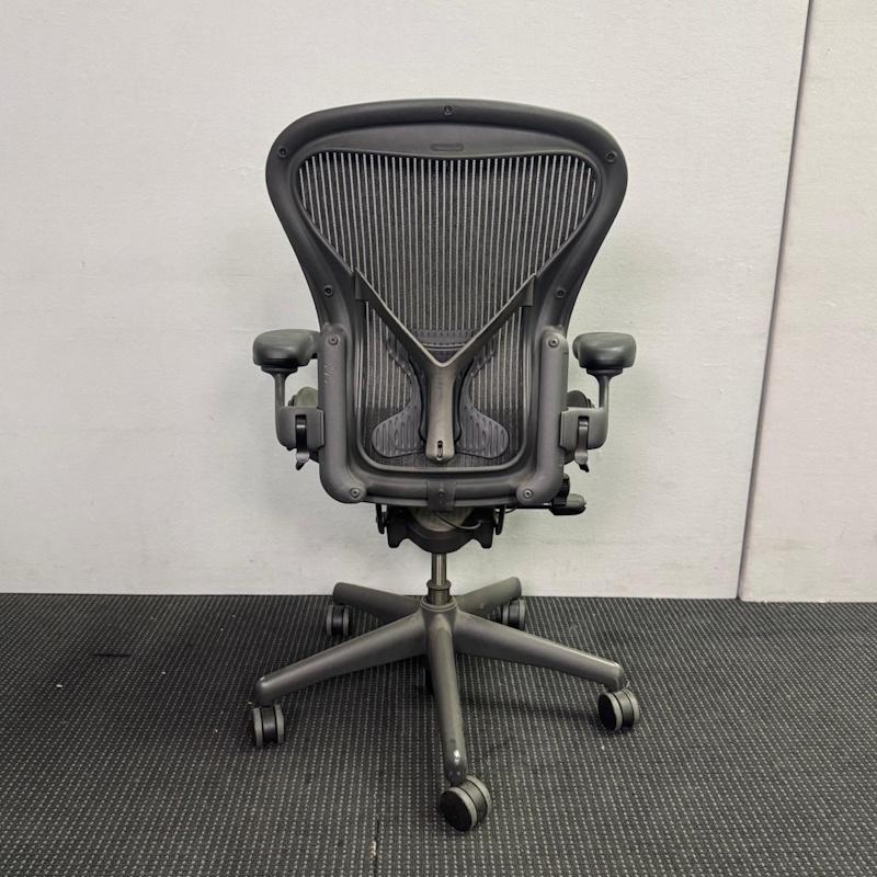 Herman Miller Aeron With PostureFit & Adjustable Arms Size A - 2 available - Image 4