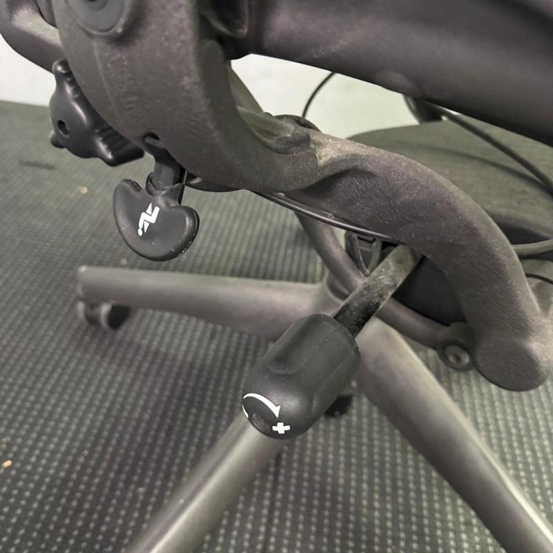 Herman Miller Aeron With PostureFit & Adjustable Arms Size B - 4 available - Image 9