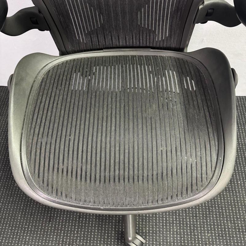 Herman Miller Aeron With PostureFit & Adjustable Arms Size B - 4 available - Image 5