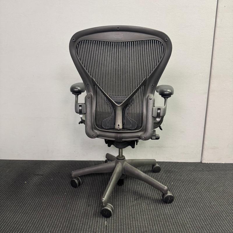 Herman Miller Aeron With PostureFit & Adjustable Arms Size B - 4 available - Image 4