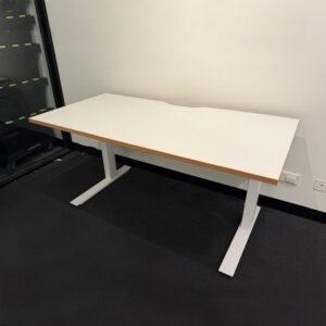 Straight Desk - 2 sizes - 18 available
