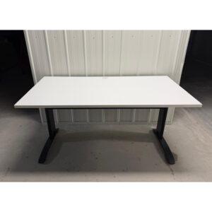 Straight Desk - 1500 x 750 - 14 available