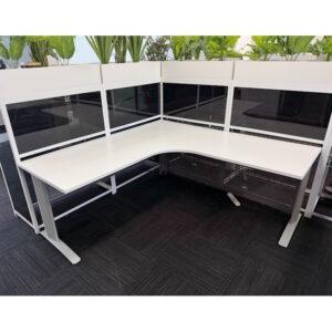 Corner Workstation - 1800 x 1800 - 2 available